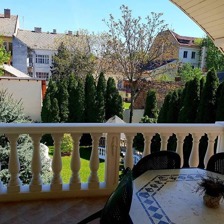 شقة Adam Apartmanhaz سيغيد المظهر الخارجي الصورة
